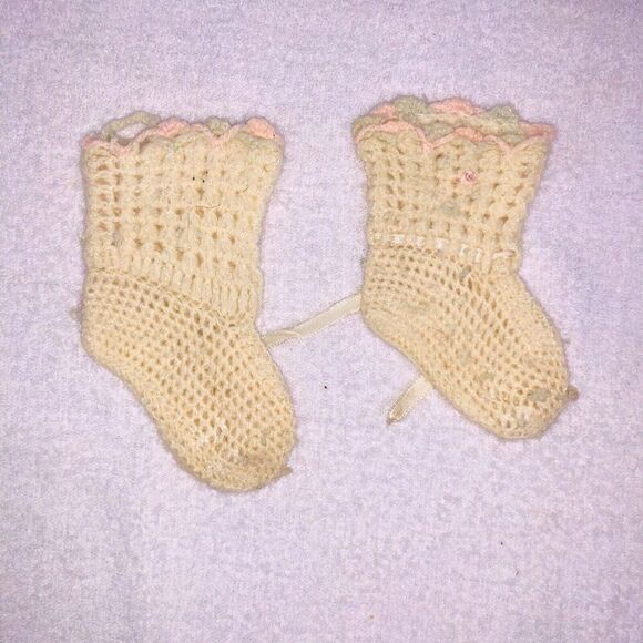 Vintage 50s Baby NB Cardigan Hand Made Bonnet Booties Cream Knit Ribbon Trim - Picture 8 of 9